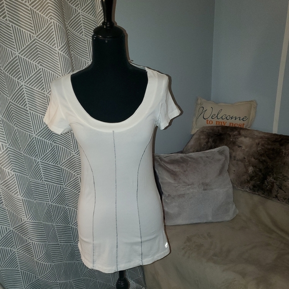 Roots: White T-shirt - Picture 1 of 2